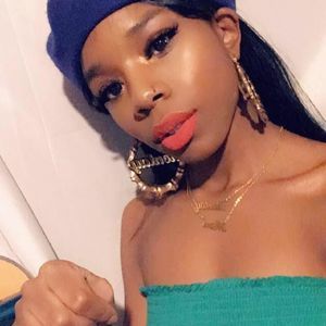 Meet your Posher, Liahh